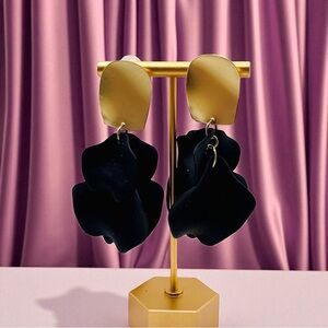 Fab Designer Avant Garde Runway Black and Gold Dangle Pierced Earrings